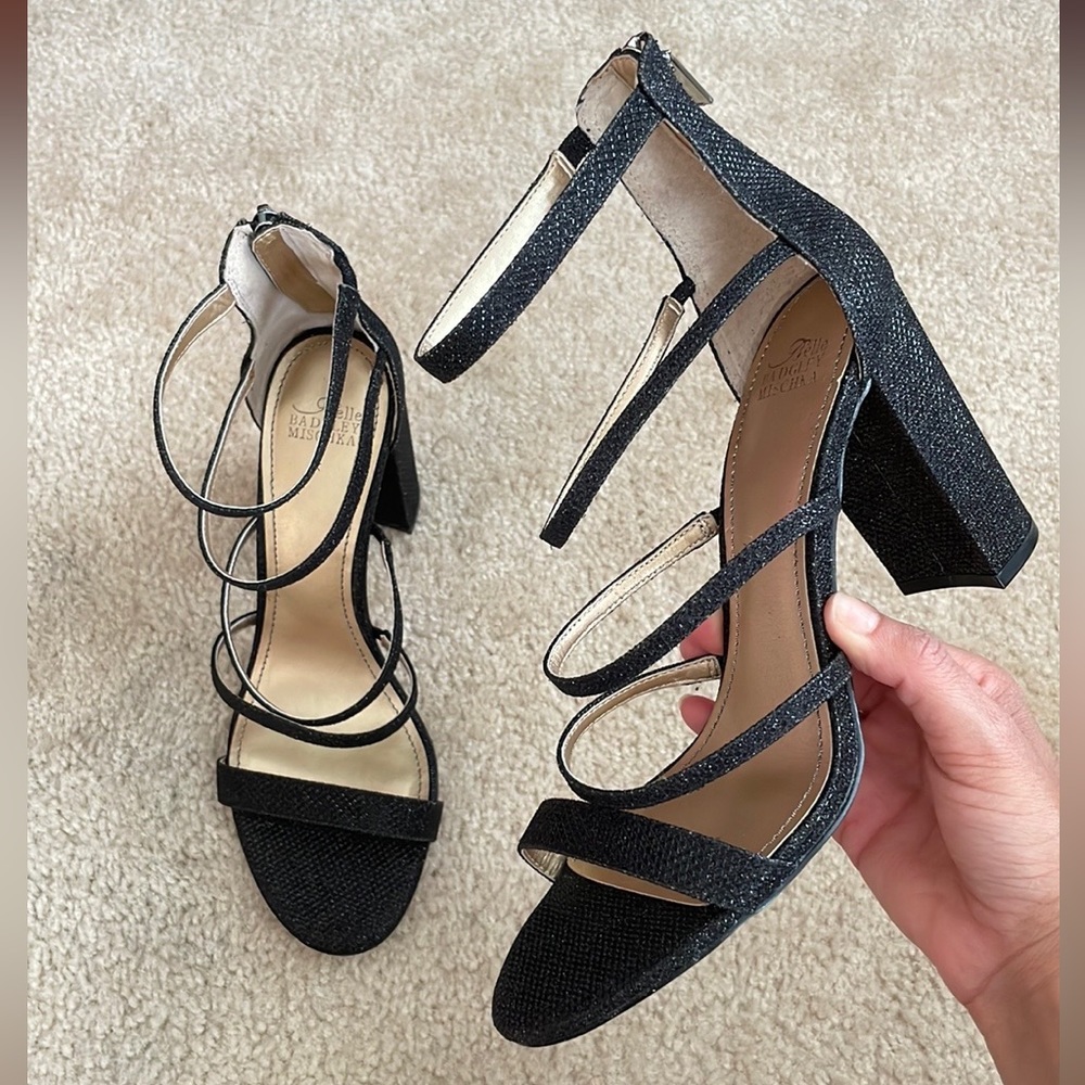 Badgley Mischka Strappy Heeled Sandals Black Size 8.
